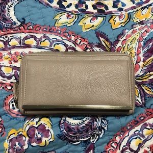 Tan Wallet